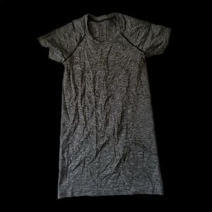 Lululemon swiftly size 2